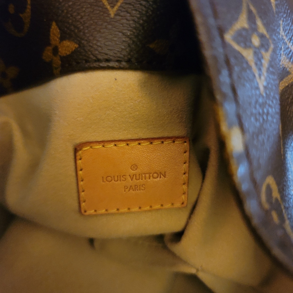 Authentic Louis Vuitton Artsy Monogram Hobo Shoulder Bag - Picture 12 of 12